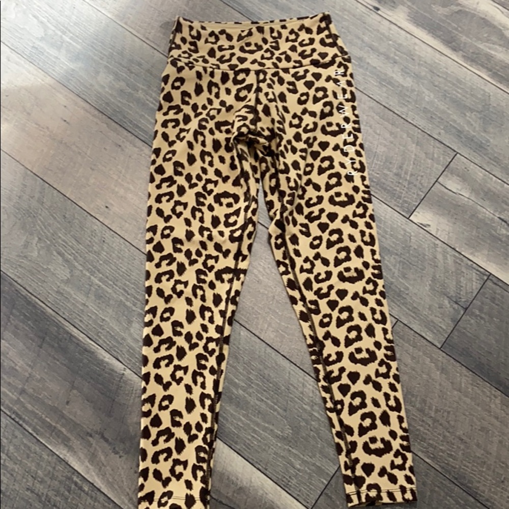 Ryder wear butt scrunch leggings